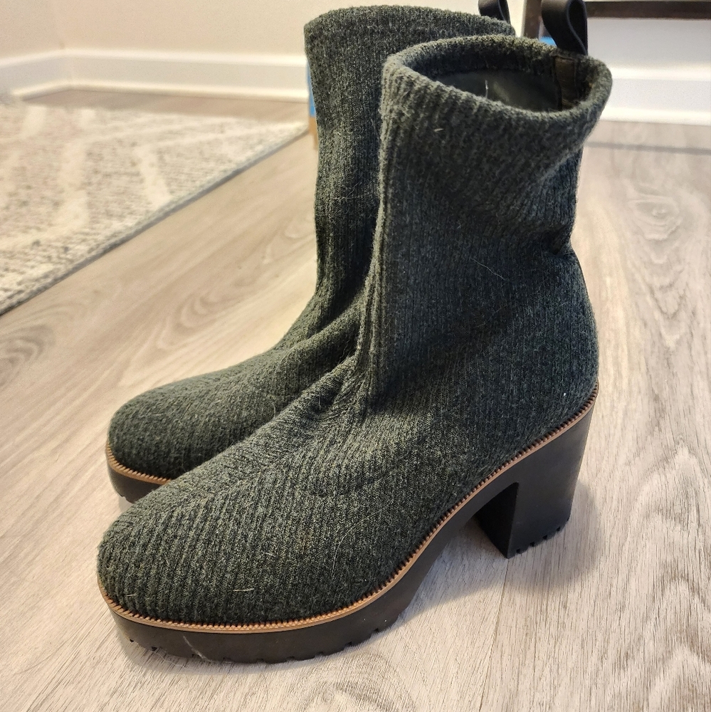 Sock boots green (never worn outside)